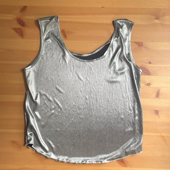 Metallic Silver Ribbed Tank Top 🪩 - Picture 4 of 7
